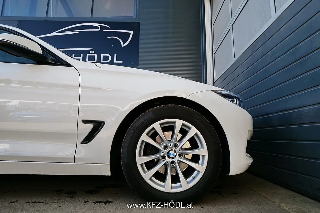 BMW 320d xDrive Gran Turismo Advantage Image 7