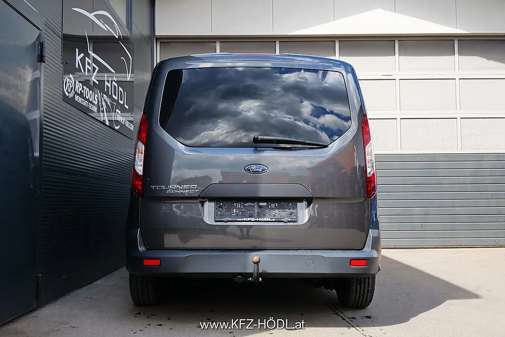 Ford Grand Tourneo Connect 1,5 TDCi Start/Stop Powershift L2 Image 4