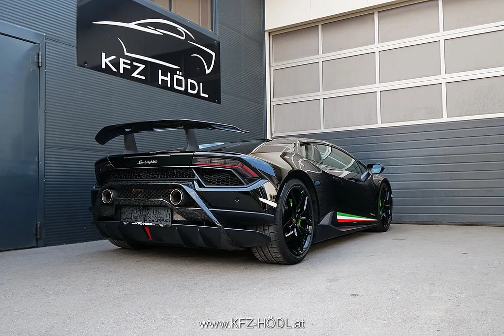 Lamborghini Huracán Performante Image 2