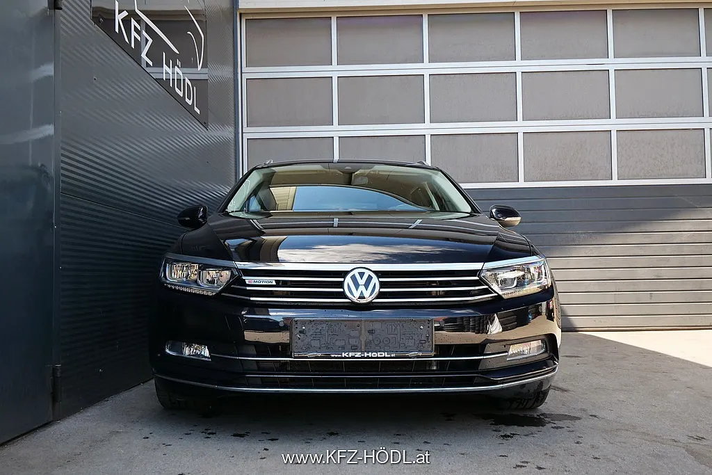 Volkswagen Passat Variant SCR Highline 2,0 TDI 4Motion DSG Image 3
