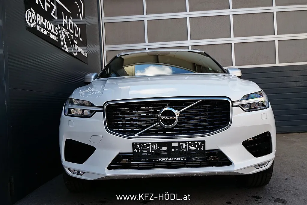 Volvo XC60 T4 R-Design Geartronic Thumbnail 3