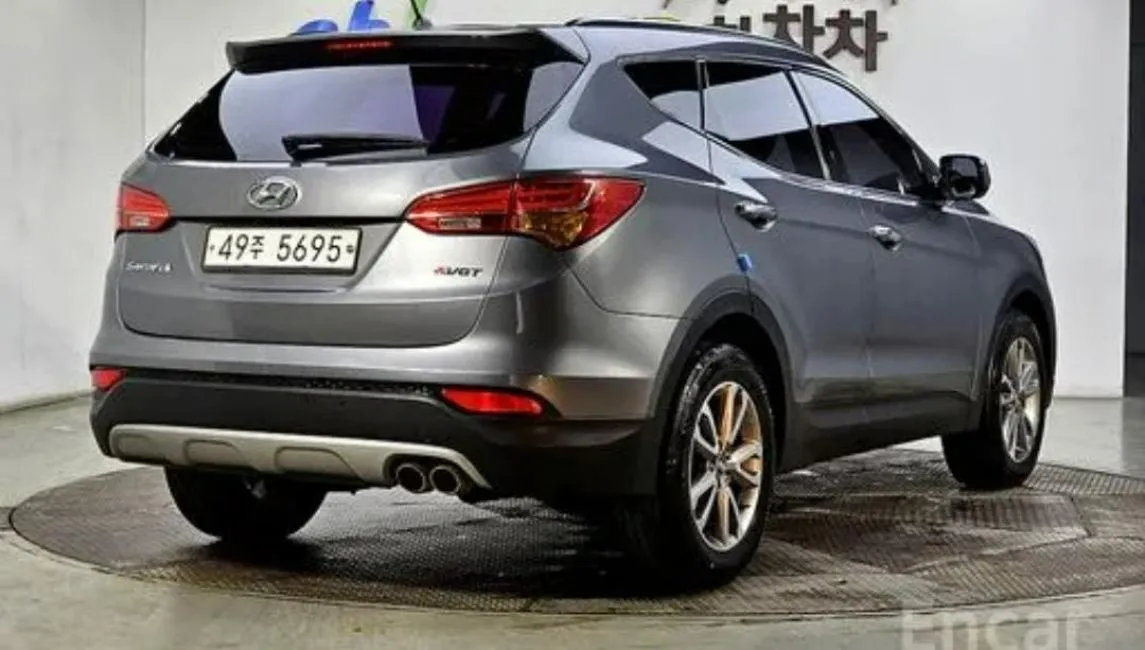 Hyundai Santa Fe  Image 4