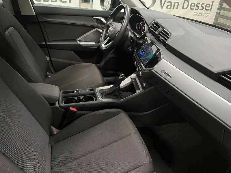 Audi Q3 Q3 35 TFSI S tronic advanced Image 6
