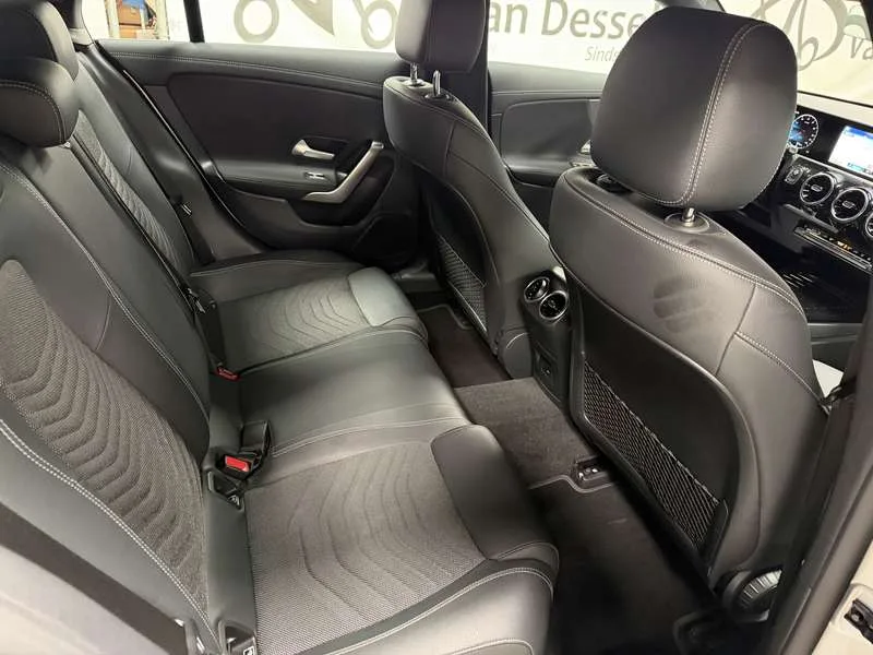 Mercedes-Benz CLA 250 CLA 250 e PHEV Business Line Image 9