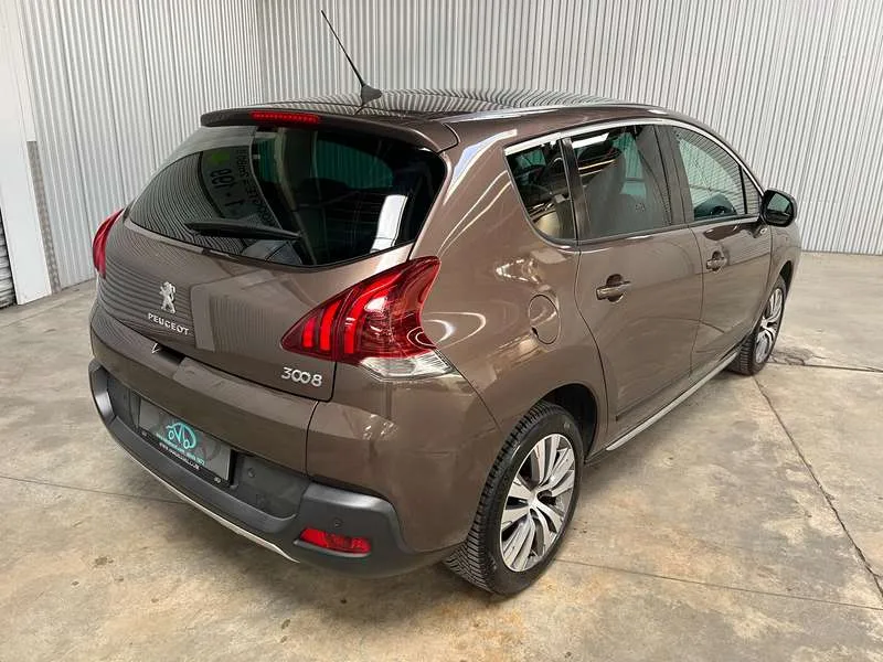 Peugeot 3008 1.2 PureTech Allure Half Leder Panoramadak PDC Image 3