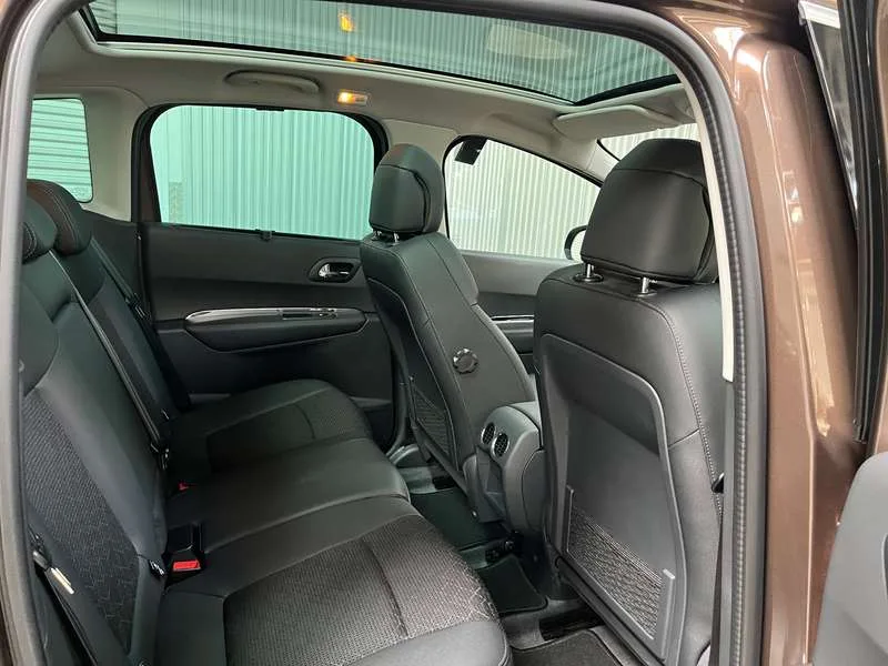 Peugeot 3008 1.2 PureTech Allure Half Leder Panoramadak PDC Image 6