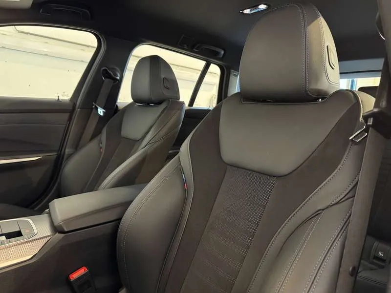 BMW 320 i Touring - M Sport/ActiveCruise/Camera/HiFi/DAB Image 13