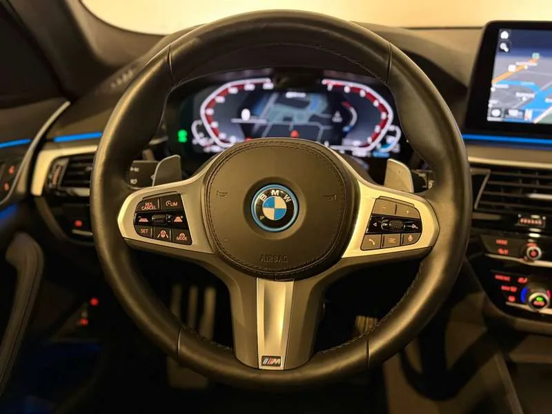 BMW 530 e xDrive Touring - MSport/Pano/DrivAssProf/Headup/ Image 16