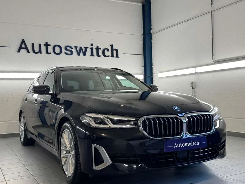 BMW 530 e Touring - Luxury/Pano/DrivAssProf/HiFi/Stuurverw Image 1