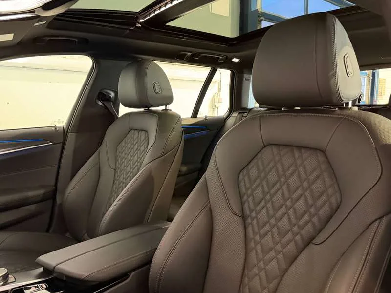 BMW 530 e xDrive Touring - MSport/Pano/DrivAssProf/Headup/ Image 13