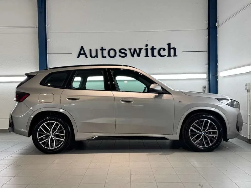 BMW X1 sDrive18i - MSport/Keyless/VerwZetels/Cam/AdaptLED Image 5