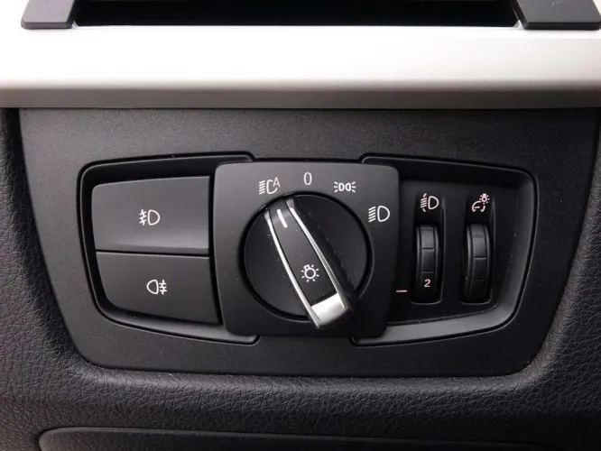 BMW 3 318d 150 Touring Advantage + GPS + LED + ALU19 Image 10