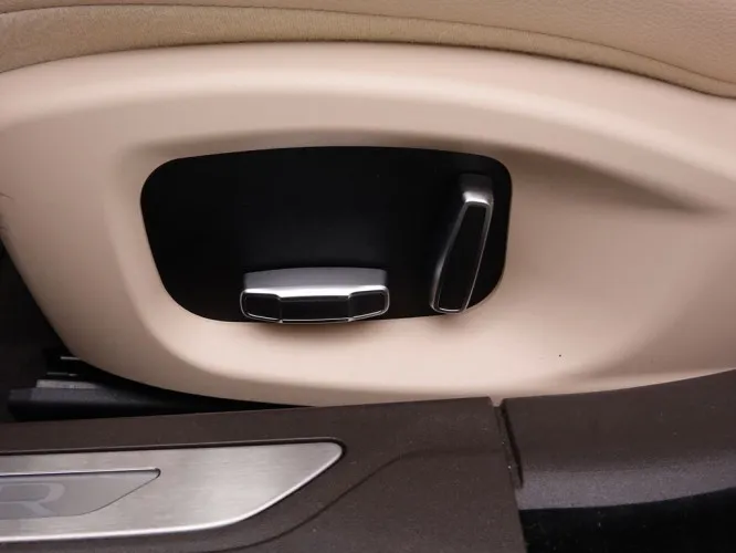 Jaguar XF 2.0 D 163 Automaat Sportbrake Prestige + GPS + Pano + Leder + Xenon Image 9