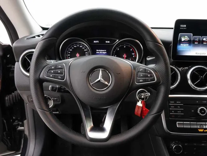 Mercedes-Benz CLA CLA180d Shooting Brake Edition + GPS + Leder/Cuir + Camera Image 10