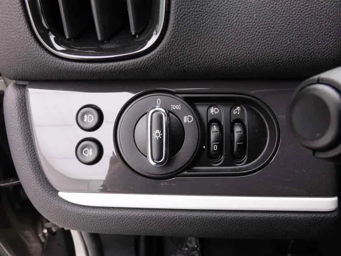 Mini Cooper SD Countryman 2.0d Steptronic 190 Cooper SD + GPS Image 9