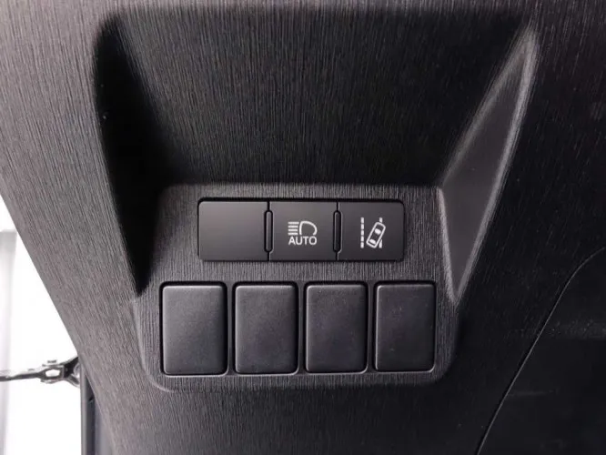 Toyota Prius+ 1.8i VVT-i Hybrid Active 7pl. + LED Lights Image 9