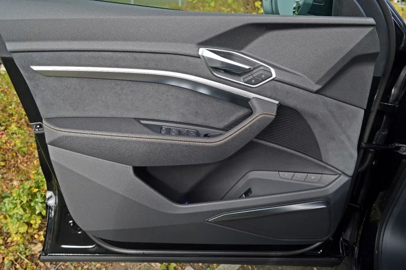 Audi E-Tron 55 Quattro S-line =Black Edition= Carbon Гаранция Image 7