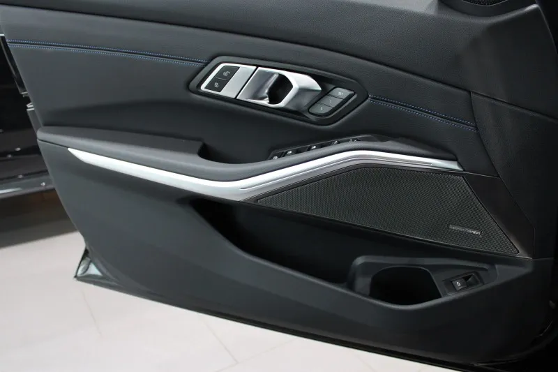 BMW 340 d M xDrive =Carbon= Shadow Line/Distronic Гаранция Image 9