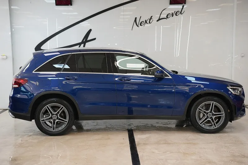 Mercedes-Benz GLC 220 d 4Matic AMG Line Image 5
