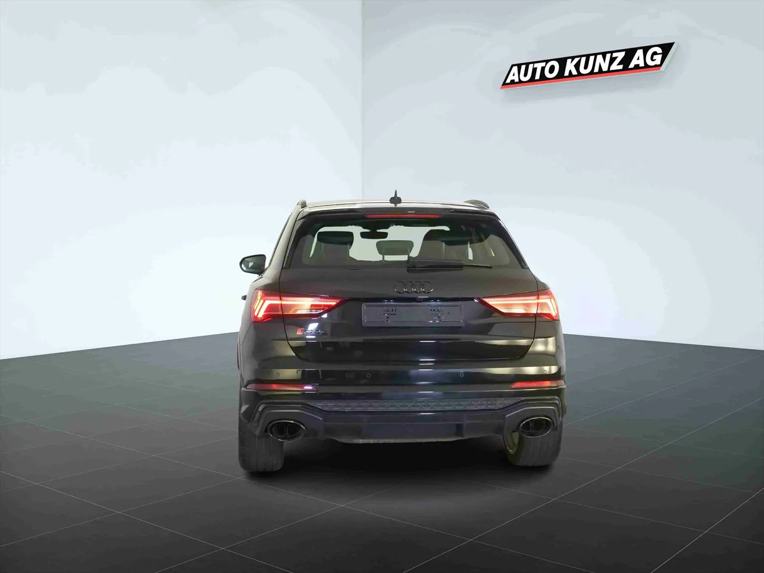 Audi RS Q3 2.5 TFSI quattro S-Tronic  Image 4