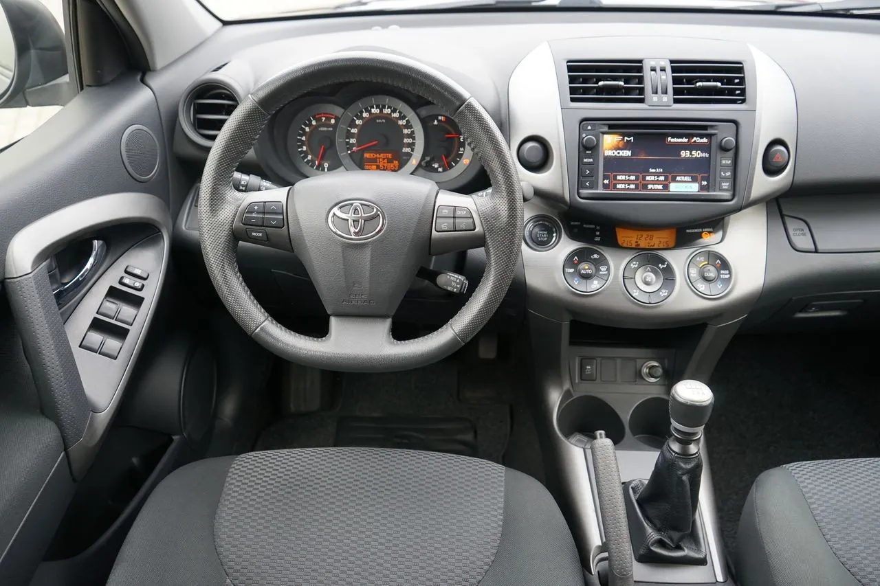 Toyota RAV4 2.0 2-Zonen-Klima...  Image 9
