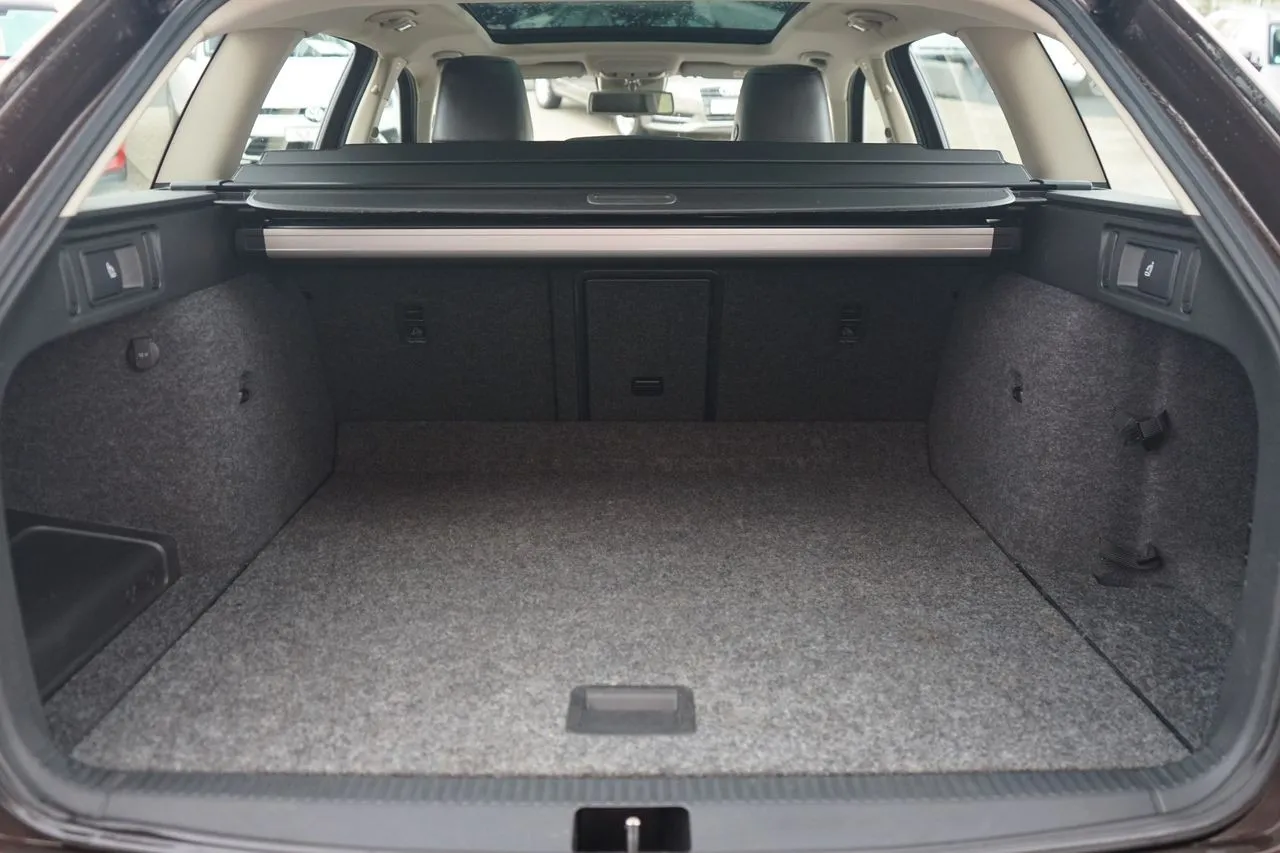 Skoda Octavia Combi 1.8 TSI DSG L&K...  Image 9