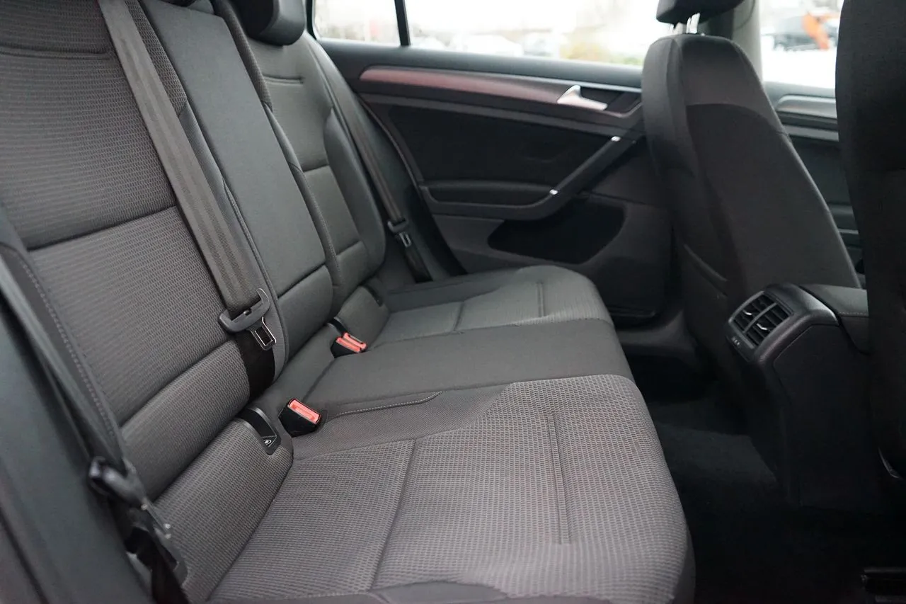 Volkswagen Golf Variant 1.4 TSI 2-Zonen-Klima...  Image 9