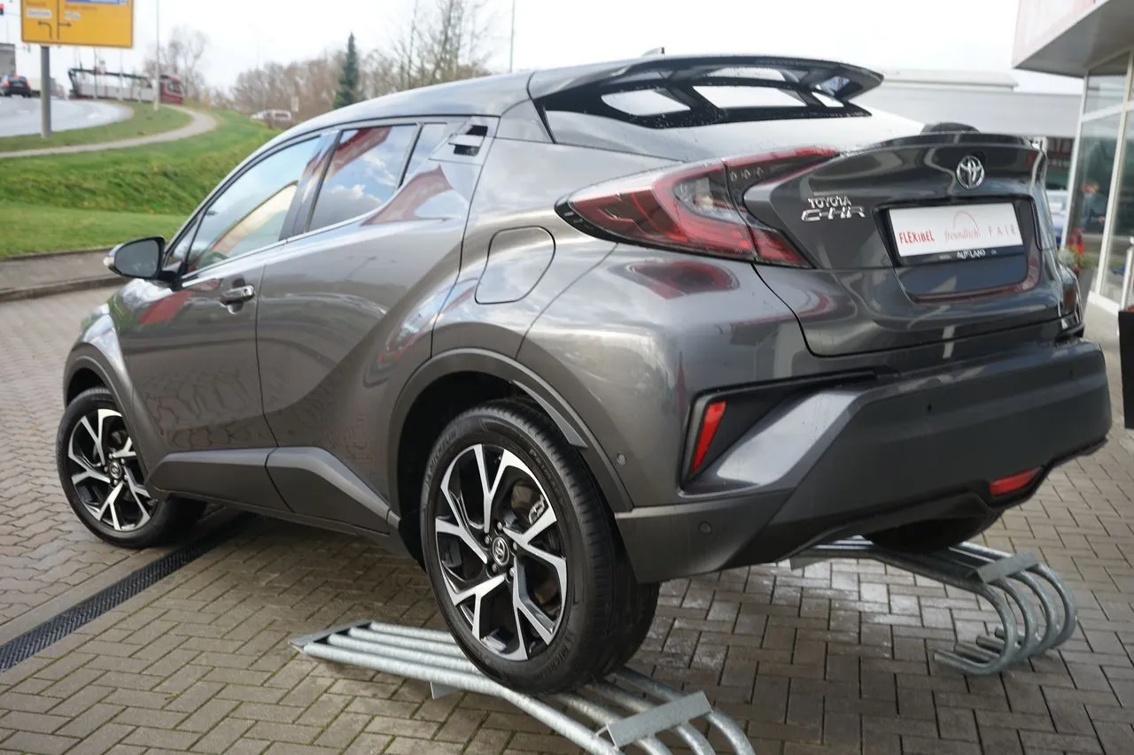 Toyota C-HR 1.2 Style Selection...  Image 2