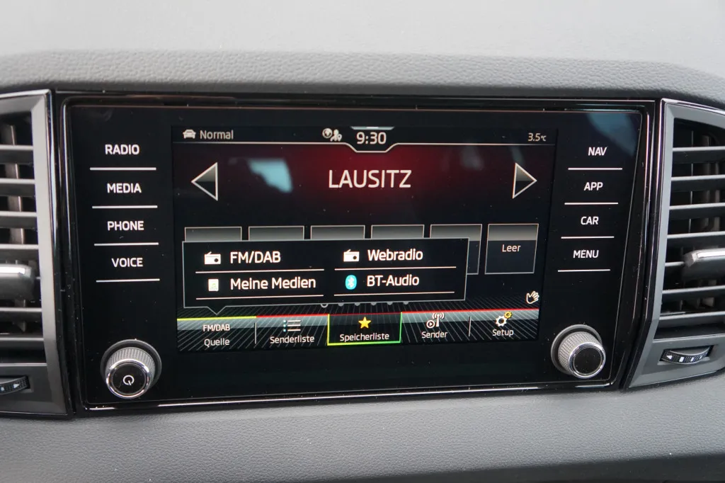 Skoda Karoq 1.5 TSI DSG SPORTLINE*NAVI*ACC*KAMERA*PANO Image 9