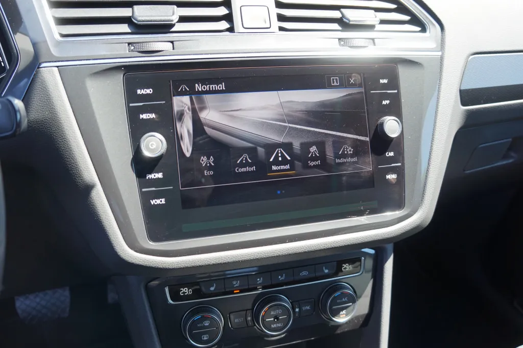 Volkswagen Tiguan ALLSPACE 2.0 TDI HIGHLINE 4WD R LINE*PANO Image 9