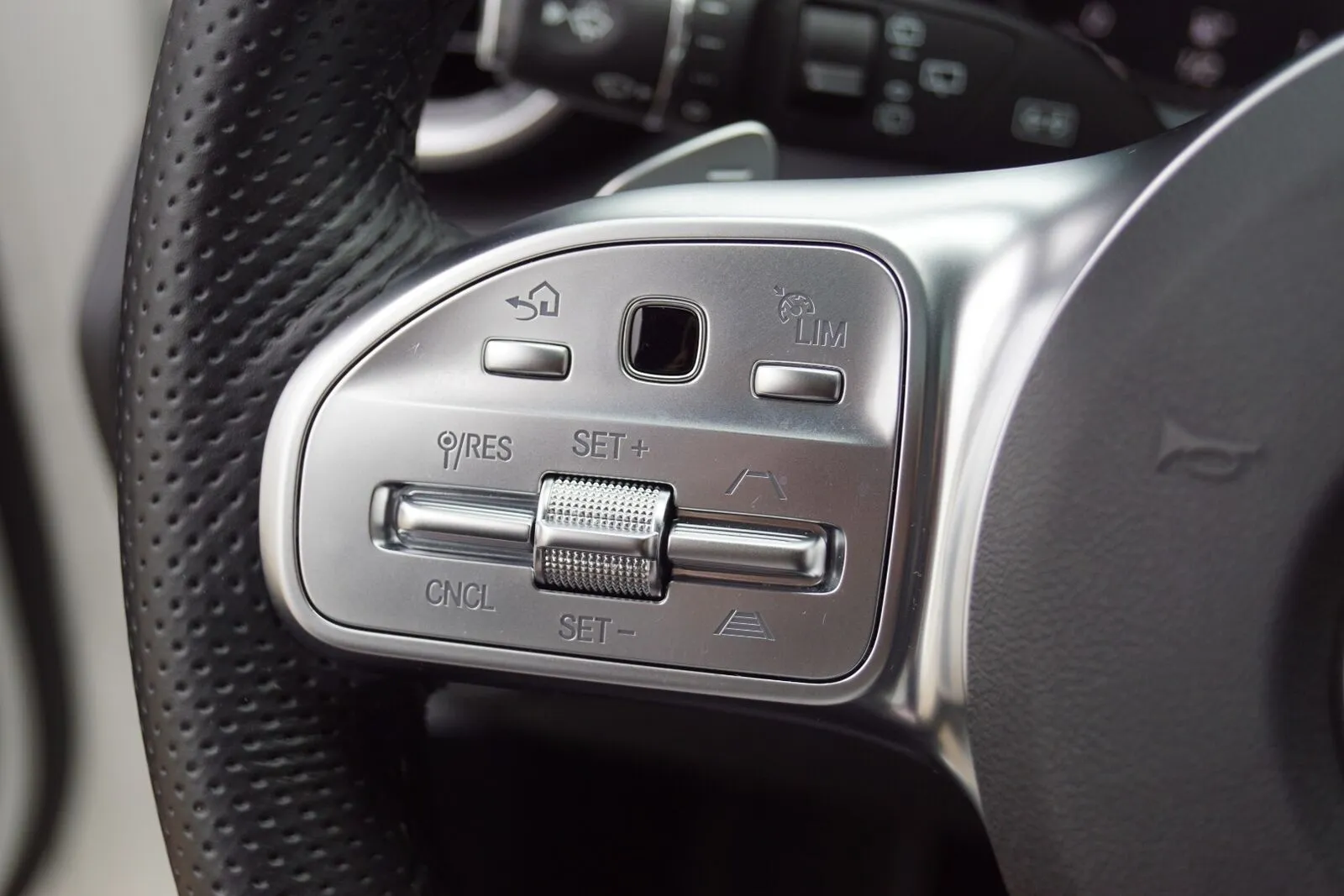 Mercedes-Benz C300 de 2,0 AMG Line stc. aut. 5d Image 9