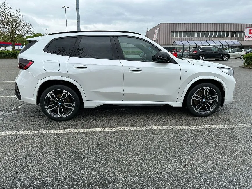BMW X1 xDrive23i M Sportpaket Image 8