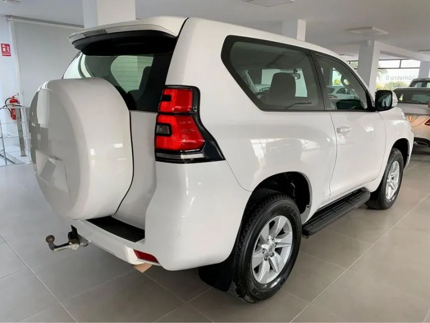 Toyota Land Cruiser 2.8 D4D Image 4