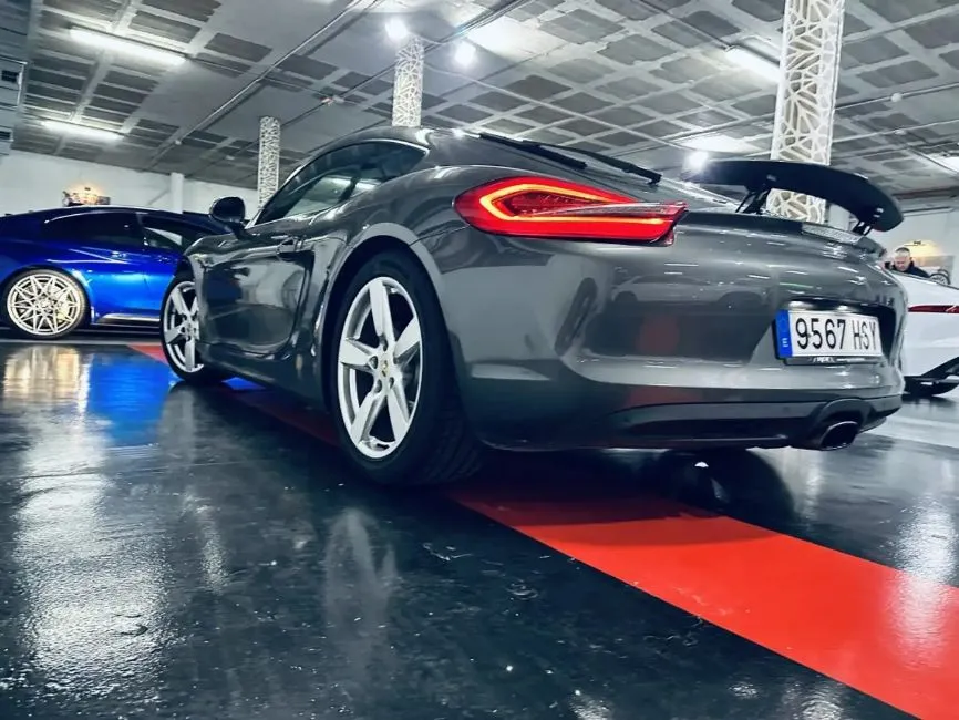 Porsche Cayman PDK Image 3