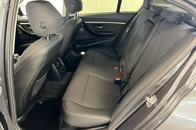 BMW 330 330 F30 Sedan 330i A xDrive Edition Sport * LED / Harman Kardon* - Autohuumakorko 1,99%+kulut - Image 9