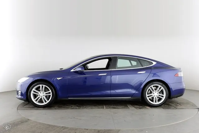Tesla Model S 85 - Autohuumakorko 1,99%+kulut - Image 3