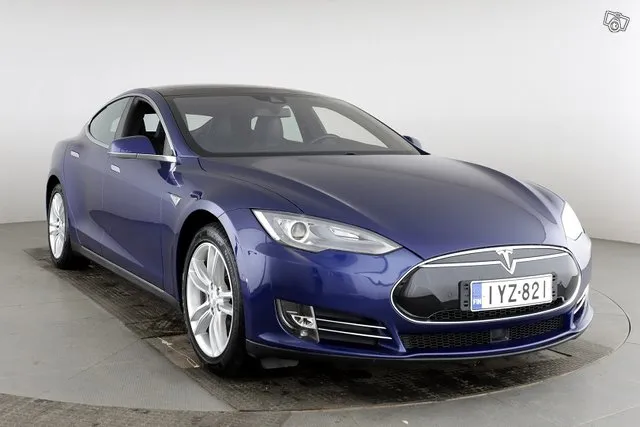 Tesla Model S 85 - Autohuumakorko 1,99%+kulut - Image 7