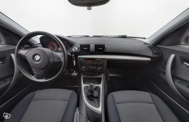 BMW 116 E87 Hatchback / Juuri huollettu / 2x Renkaat / Vakionopeudensäädin / Lohkolämmitin / Image 9