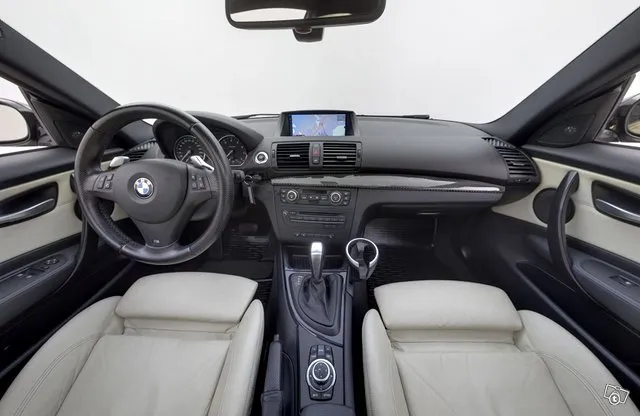 BMW 135 A E82 Coupé / Lohko+sisä / Proffa Navi / Adapt.Valot / Vakkari / Kattoluukku / Tutkat / Image 9