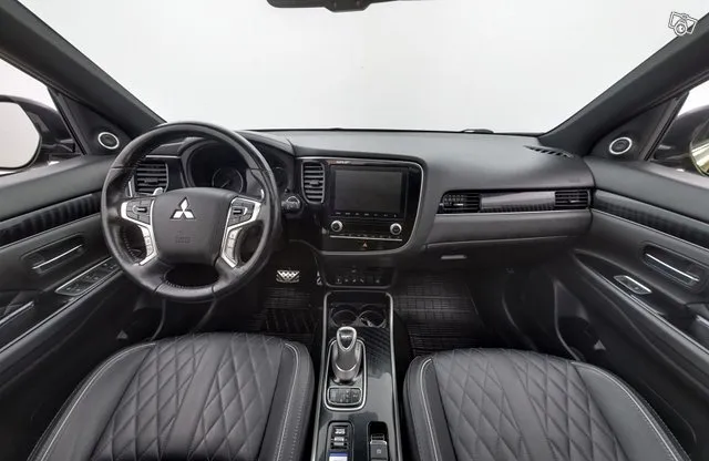 Mitsubishi Outlander Mitsubishi Outlander P-HEV 2.4 Hybrid 4WD CVT Business X / Adapt. Vakkari / Nahkaverhoilu / / / Image 9
