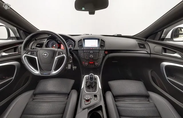 Opel Insignia Insignia OPC 2,8 Turbo 4x4 239kW / Inifinity äänentoisto / Kattoluukku / Recaro / Tutkat / / Image 9