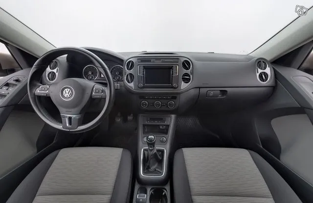 Volkswagen Tiguan Luxline 1,4 TSI / Vetokoukku / PA.Lämmitin / Vakionopeudensäädin / Suomi-Auto / Juuri tullut / Image 9