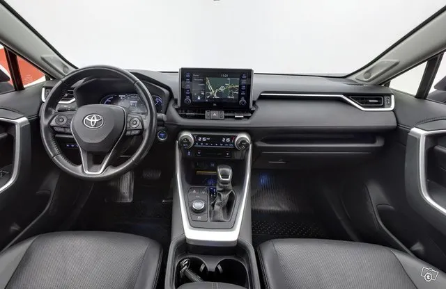 Toyota RAV4 2,5 Hybrid AWD-i Premium - JBL PREMIUM AUDIO / 360 KAMERA / VETOKOUKKU / SUOMI-AUTO / NAHKAVERHOILU / Image 9