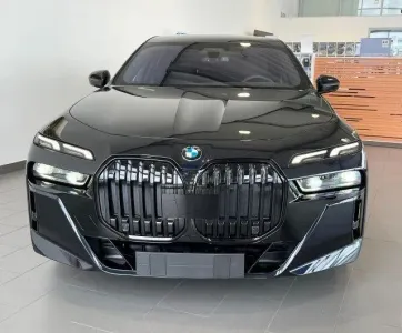 BMW i7 
