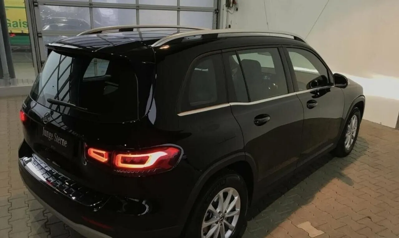MERCEDES BENZ Classe GLB  Image 4