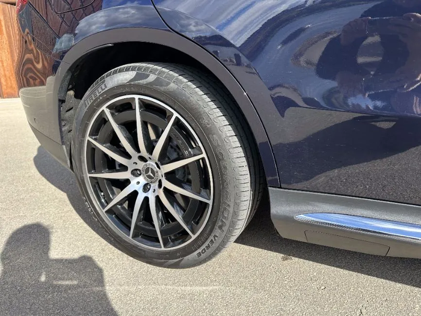 Mercedes-Benz EQC 400 AMG Image 11