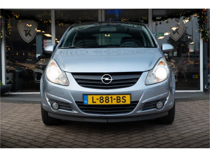 Opel Corsa 1.4-16V Edition  Image 2