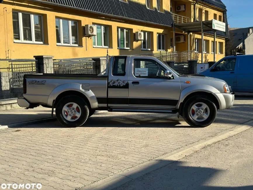 Nissan King Cab  Image 4