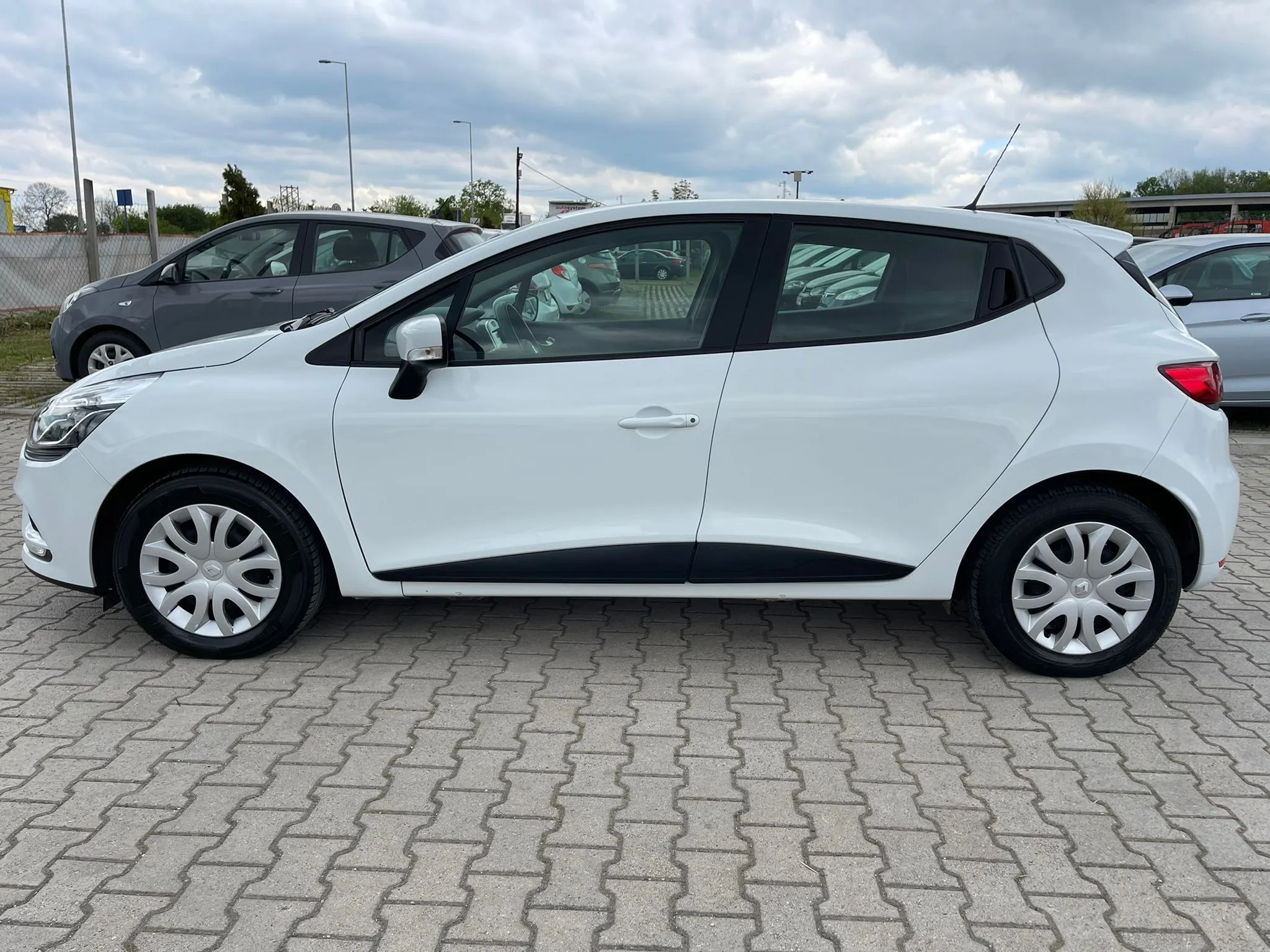 Renault Clio 1.5 DCI KREDITI NA LICU MESTA Image 6