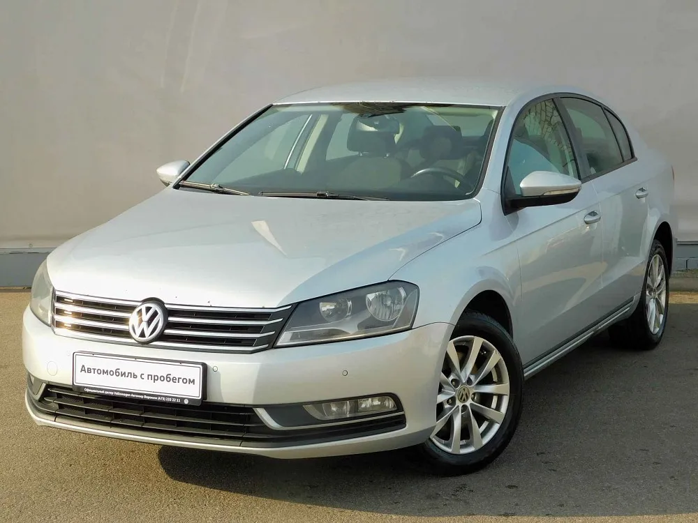 Volkswagen Passat  Image 1